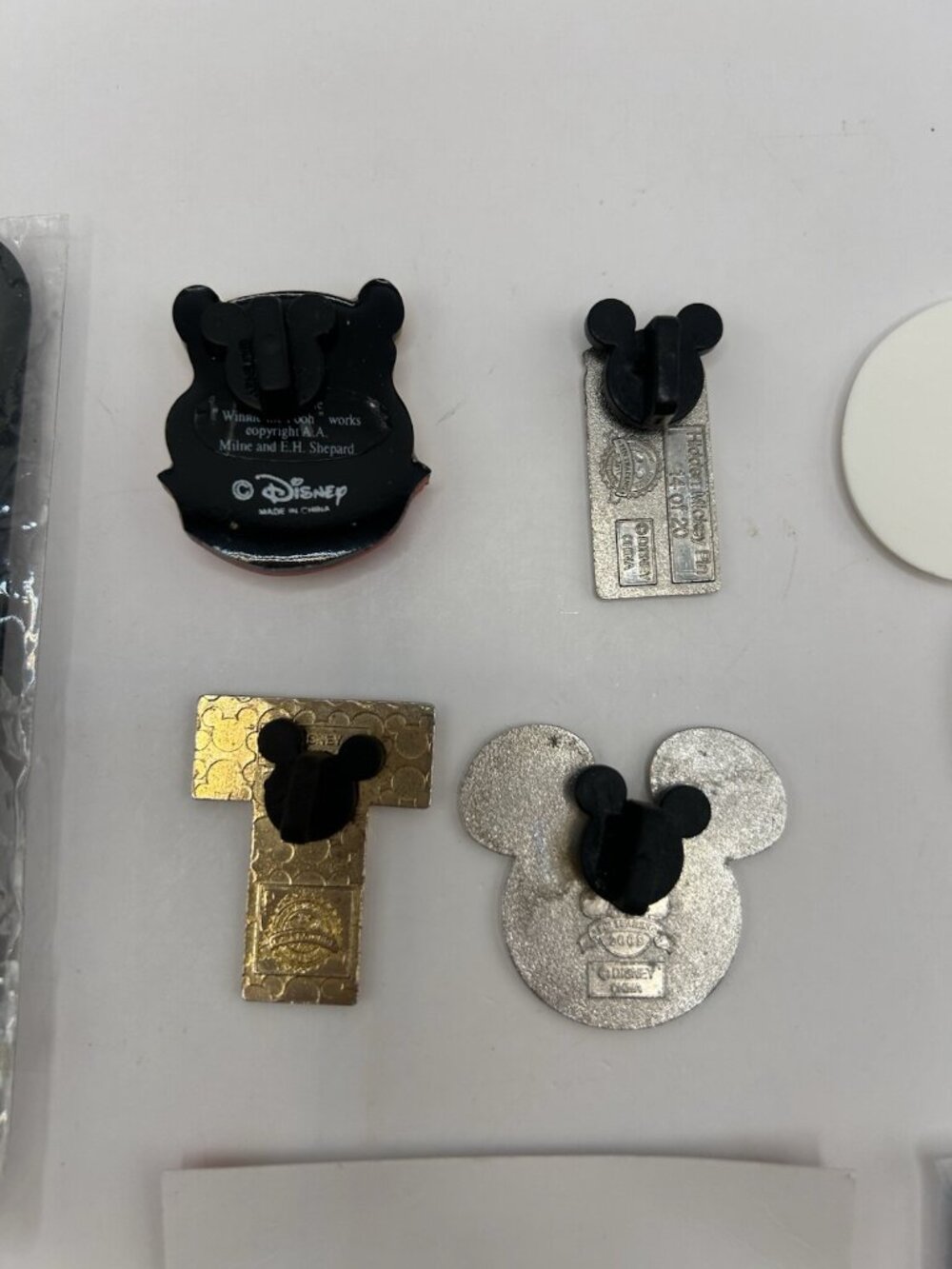 Lot of 16 Disney Trading Pins Mickey Pooh Tigger Minnie WDW Delta Mixed Vintage - Picture 13 of 16